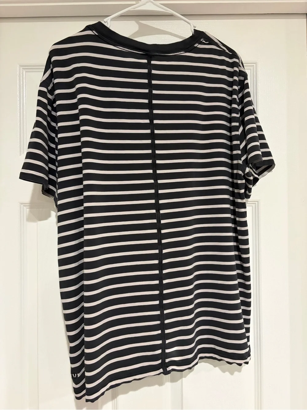 Lululemon All Yours Tee *Vitasea Yachtie Stripe Black Chrome Size 12 DAMAGED